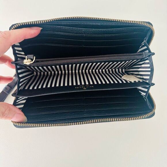 Kate Spade black leather, zip around wallet. - Picture 4 of 8